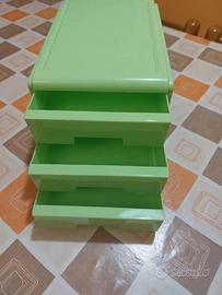 Cassettiera mini in plastica verde 