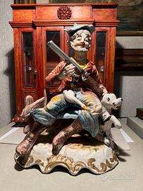 Scultura di capodimonte anziano con fucile