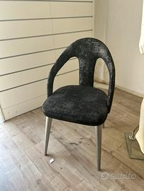 Sedia in tessuto imbottita