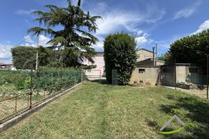 CASA SINGOLA CON TERRENO