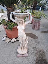 Varie statue in cemento