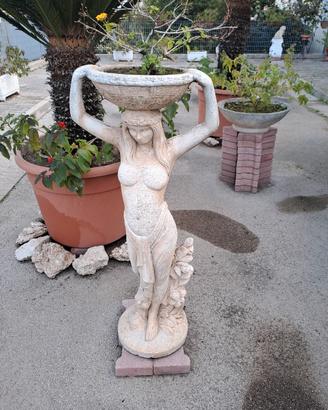 Varie statue in cemento