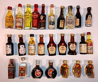 LOTTO 26 Bottiglie Liquori Mignon Vintage GRAPPA C