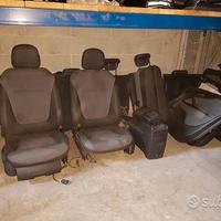 Interno In Tessuto Per Opel Zafira 2012