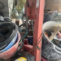 Attrezzi da lavoro , infissi zanz etc LEGGI SOTTO