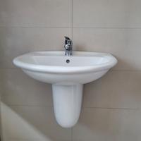 LAVABO SOSPESO  A SEMICOLONNA