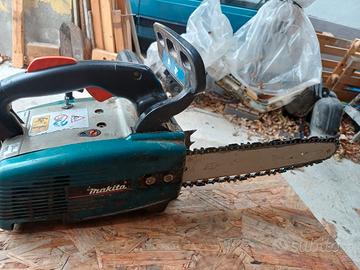 Motosega makita da potatura 