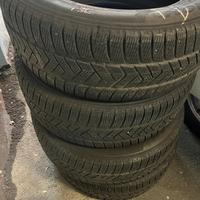 235 60 18 invernali Pirelli del 2023