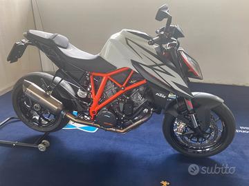 Ktm super duke 1290 rr