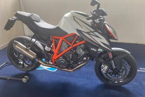 Ktm super duke 1290 rr