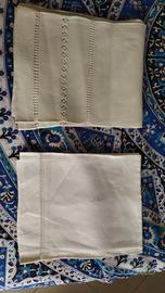 Antichi asciugamani di lino ricamati a partire da 