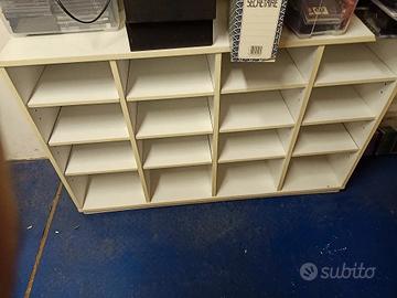 Mobiletto laminato bianco per archiviazione