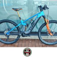 CUBE STEREO HYBRID 140 HPC ACTION TEAM 864 KM