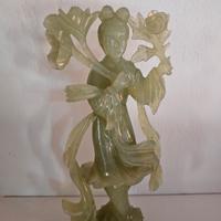 Dama cinese in giada celadon