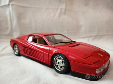 Ferrari Testarossa 1:18 Burago – no scatola