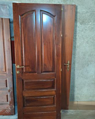 2 Porte da interni classica in legno massello