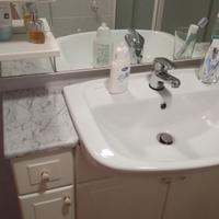 mobile con specchiera bagno