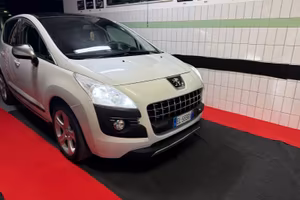 Peugeot 3008 1.6 e-HDi 112CV cambio robotizzato S.