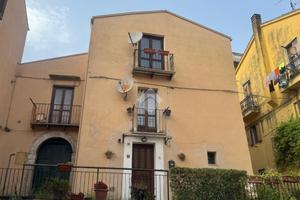 CASA SEMINDIPENDENTE A VENAFRO