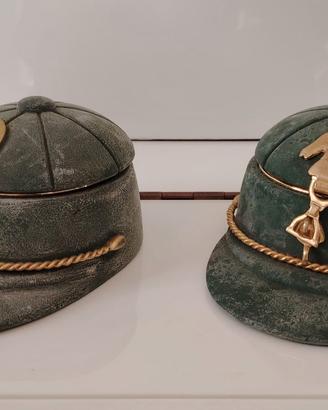Coppia portaoggetti decorativi a forma di cavallo