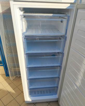 congelatore  verticale BEKO 6 cassetti 170 LT