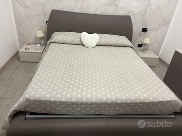 Camera da letto completa senza materasso