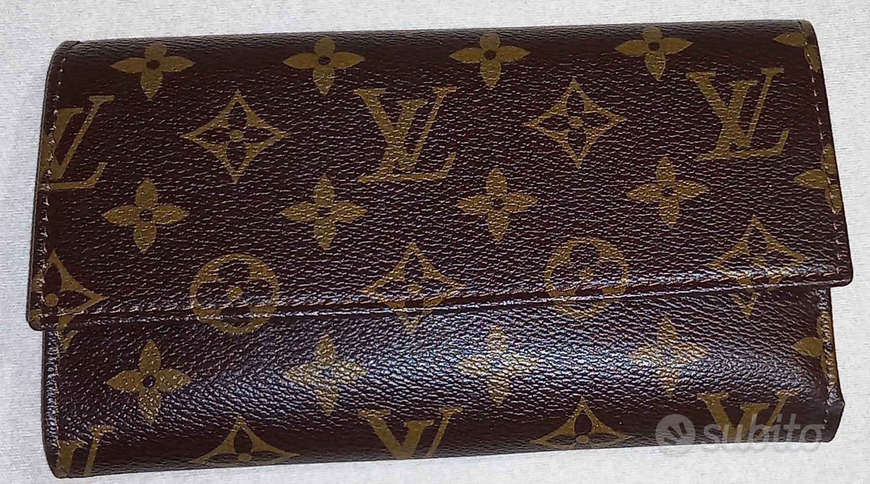 portafoglio Abbigliamento e Accessori In vendita a Bologna