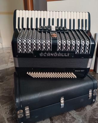 Fisarmonica scandalli modello 137