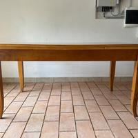 Tavolo in legno massello estendibile