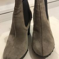 Stivaletto grigio con elastico