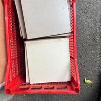 34 mattonelle 20 x 20 bianche e grigie 