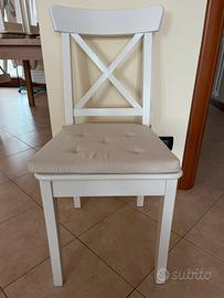 Sedia bianca Ingolf/Rosentorp con cuscino Justina