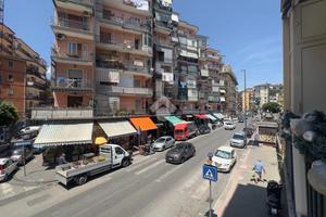3 LOCALI A NAPOLI