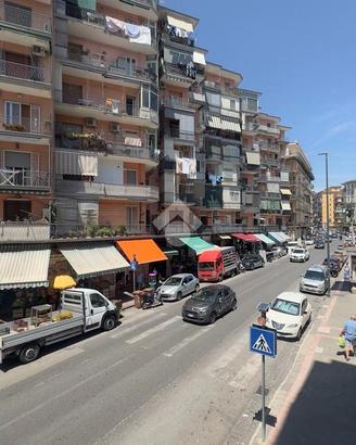 3 LOCALI A NAPOLI