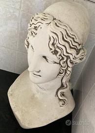 Statua di Elena di troia