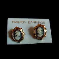 Orecchini con farfallina