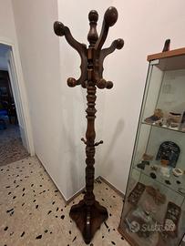 Appendiabiti in noce