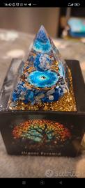 Piramide orgonite simbolo yin Yang sacro lapislazz