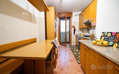Cucina completa di elettrodomestici