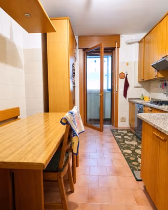 Cucina completa di elettrodomestici