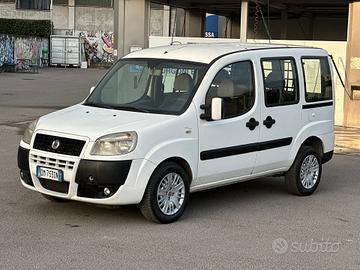 Fiat doblo 5 posti anno 2008 autocarro