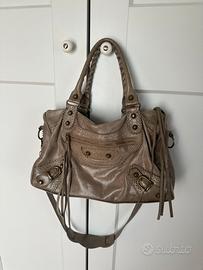 City bag modello simile Balenciaga