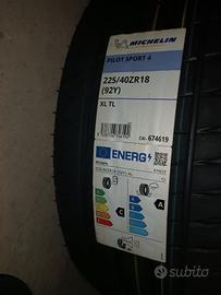 4 gomme michelin pilot sport 4 225/40 R18 92Y