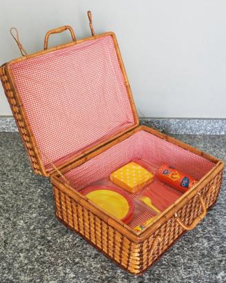 Cestino in vimini per picnic