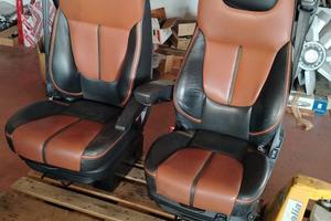 COPPIA SEDILI IN PELLE DAF XF 106, usati