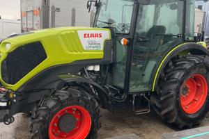 Trattore Claas Nexos 240 cab