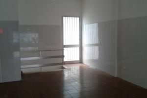 Locale commerciale via Omero, Torre Dell'orso