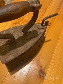 Ferro da stiro antico