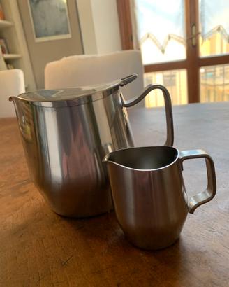 Teiera con bricco latte Alessi