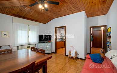 QUADRILOCALE IN CONTESTO DI TRE UNITA' ABITATIVE